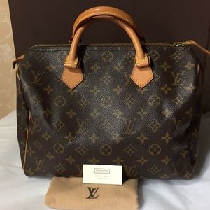 🎉sold🎉💯% authentic speedy 30